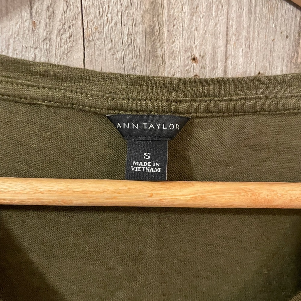 Ann Taylor Top - Picture 5 of 6